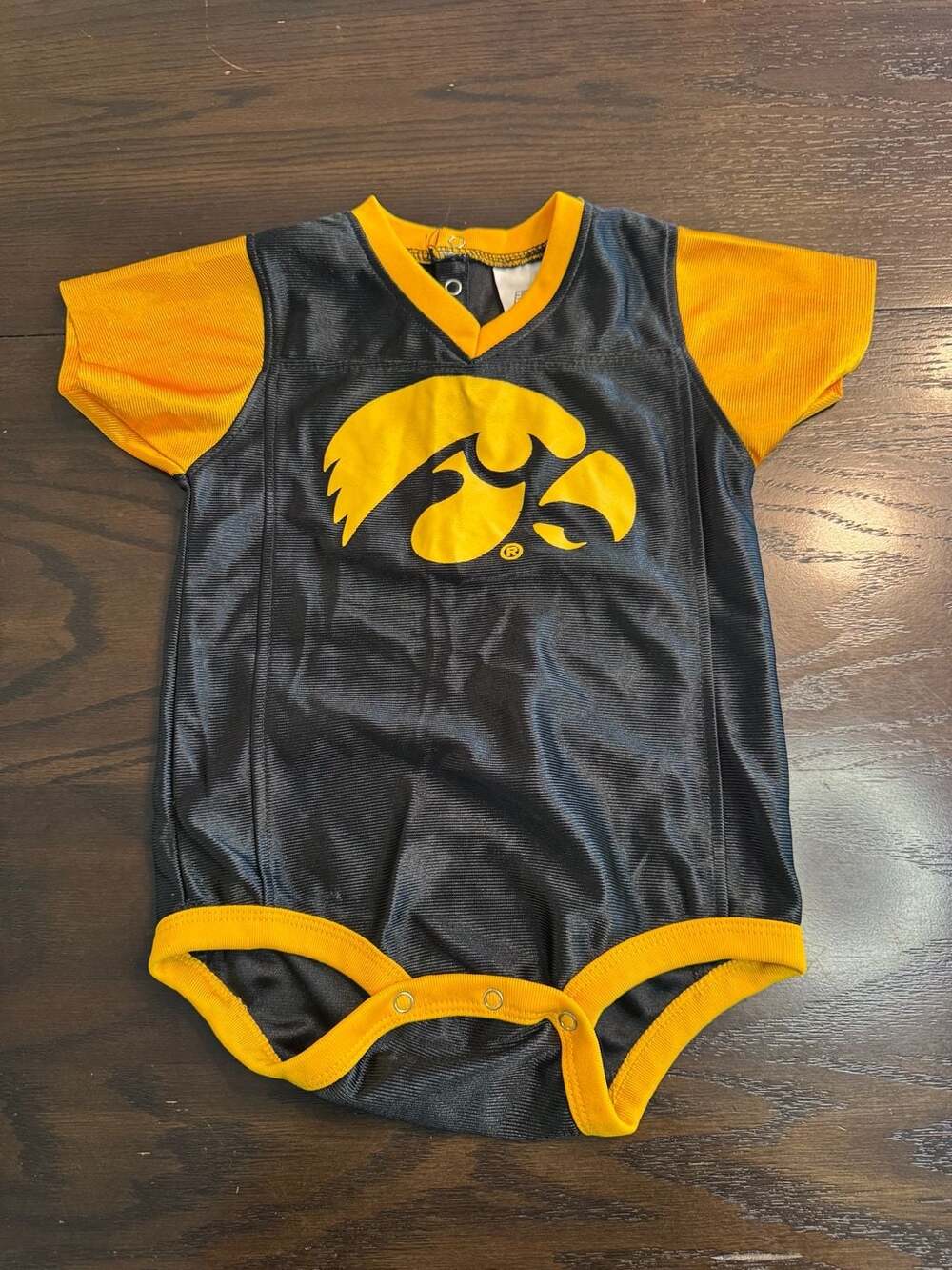 Russell Iowa Hawkeyes Football Jersey Bodysuit Size 24M